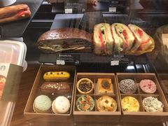 -星巴克(西安曲江银泰店)