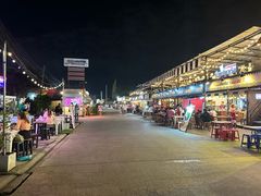 -席娜卡琳火车铁道夜市