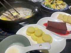 -大匠工房古船木艺术餐厅·猪肚鸡专门店(长白仙岛店)