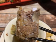 -虾弄弄海派小龙虾·牛羊蝎子火锅