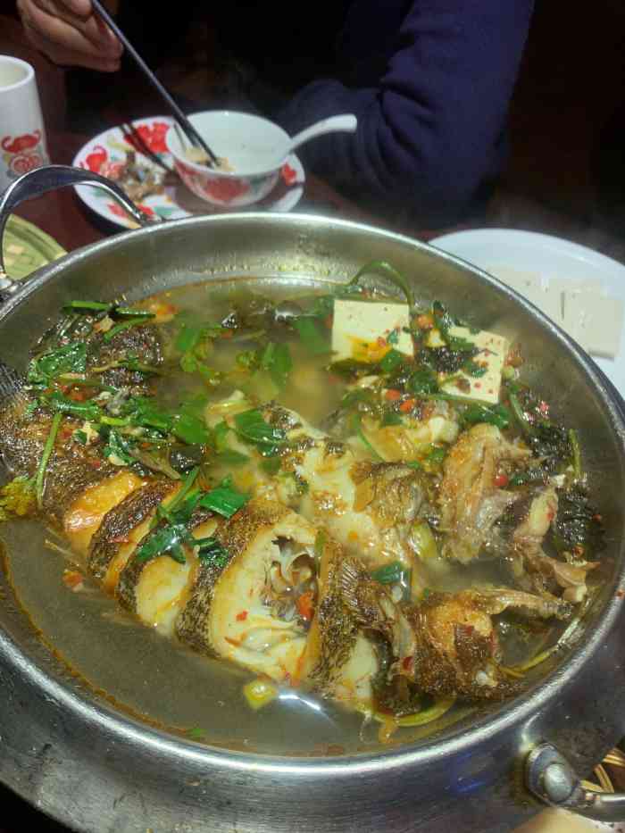 回粮家餐厅(解放路店)-"感觉不是很正宗的本地菜 ,没有肥鱼?还是.
