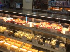 -红宝石·鲜奶小方·海派西点房(金杨店)
