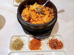 石锅五花肉拌饭-唛嘻哒烤串朝鲜族风味(金桥店)