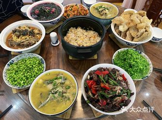 结婚后出门的第一餐，超满足！