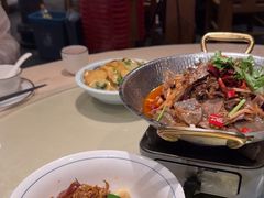 -帅巴人舅母子腊蹄民俗村