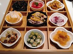 九宫格玲珑前菜-新仙清汤牛腩(铜锣湾店)