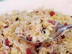 腊肠炒饭-俊丽双皮奶甜品店