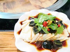 -三里屯土灶炖公鸡地锅鸡(江东店)