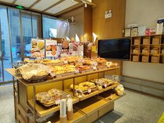 面包甜点陈列柜-西村叔叔的店·面包·甜品·蛋糕(崂山丽达店)