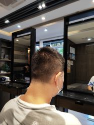 -首脑美发沙龙