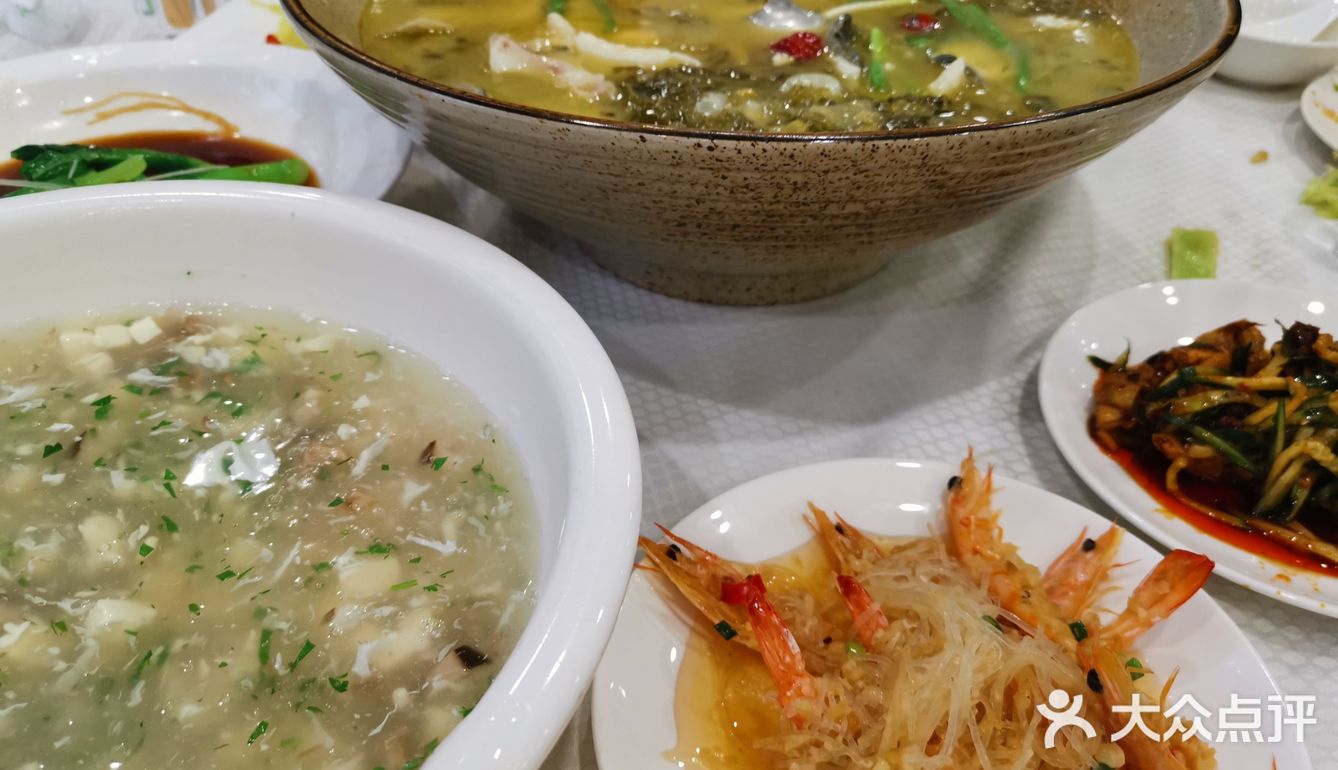 母亲节来吃饭。菜味道都很不错，饺子是招牌