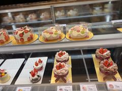 -花花卷卷·鲜食蛋糕(静安久光百货店)