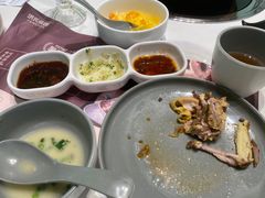 -洪氏嗨捞·广东猪肚鸡·椰子鸡火锅(西咸万象城店)