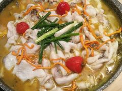 -山城外·非遗酸菜鱼(新都汇融店)