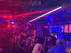 -UP嘻哈酒吧(粉巢店)