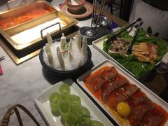 -尚尚仙·酸汤猪手·猪肚鸡火锅(华联万柳购物中心店)