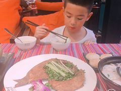 -香巴拉云南餐厅(华莱坞店)