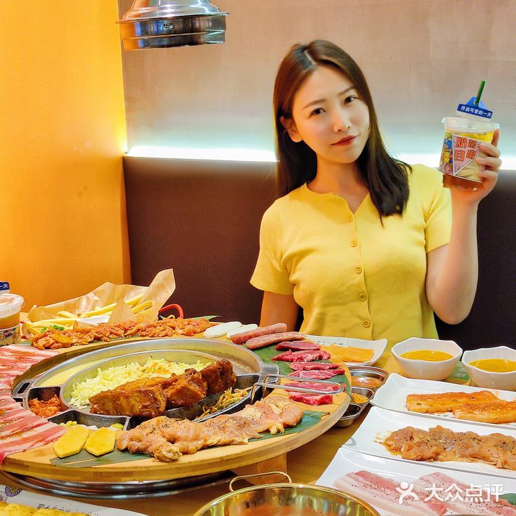 不会还有人没吃过他家的烤肉呼啦圈吧