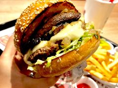 -The Habit Burger Grill 哈比特汉堡(复兴soho店)