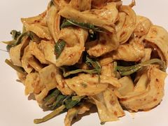 香椿拌面筋-丝路金桃·新疆菜(徐汇店)