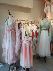 -一揽芳华汉服旗袍体验馆(拙政园店)