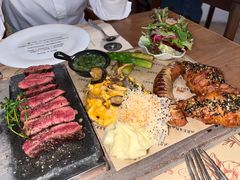 -Mark&Mars Restaurant