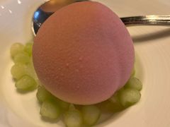 燕窝酸奶白巧克力蜜桃慕斯-丽思卡尔顿酒店-天泰轩中餐厅(大沽北路店)