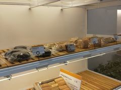面包甜点陈列柜-三只蜜蜂蛋糕(东城店)