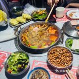 上回只是单独一锅肥肠就下了两碗米饭…