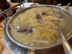 酸菜血肠锅-小俩口烧烤东北菜(双井店)