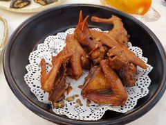 沙姜乳鸽-东江渔村·古典园林·30年粤菜老字号(太和店)