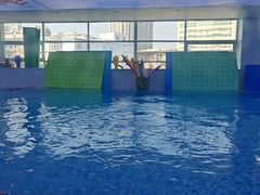 -龙格亲子游泳·水育早教中心(华亿大润发店)