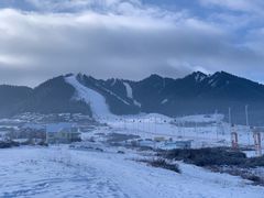 -丝绸之路山地度假区滑雪场