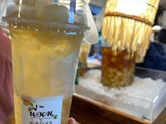 -席娜卡琳火车铁道夜市