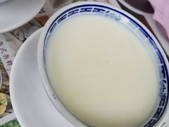 香滑凤凰奶-周大娘牛乳(旧寨古村总店)