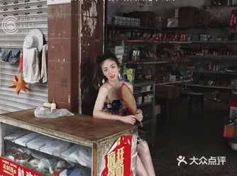 原本是去买瓶可乐，因为去的那天实在是太热了