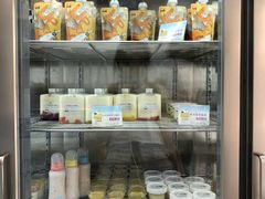 面包甜点陈列柜-白色日记·手作酸奶(麦凯乐店)