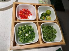 -粤小煲鲜汤猪肚鸡(丹尼斯二天地店)