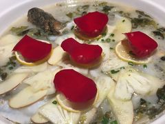 美女心爱水果酸菜鲈鱼-首秀·四川料理(星耀101店)