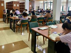 -上海市静安区图书馆(新闸路馆)