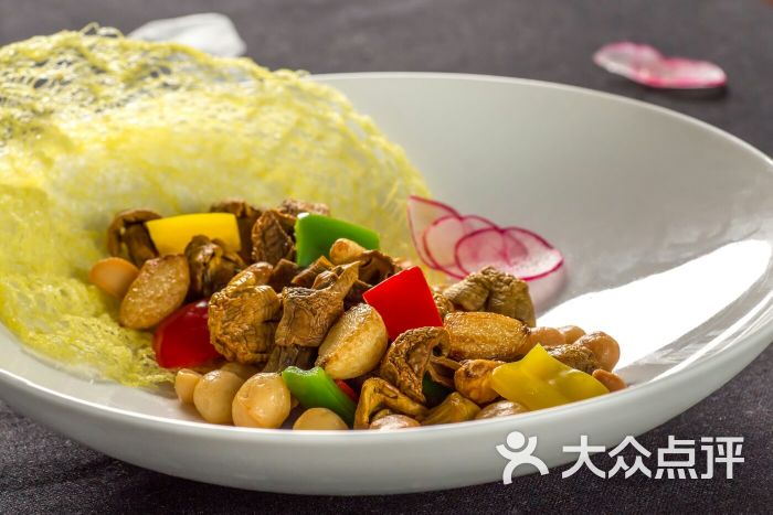 彩椒松茸炒玉带