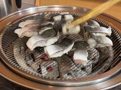 -围炉肉舍•炭烤活鳗•丹东海鲜烤肉(步行街店)