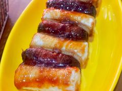 辣酱年糕香肠串-BHC炸鸡(明洞总店)