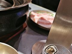 -围炉肉舍•炭烤活鳗•丹东海鲜烤肉(步行街店)