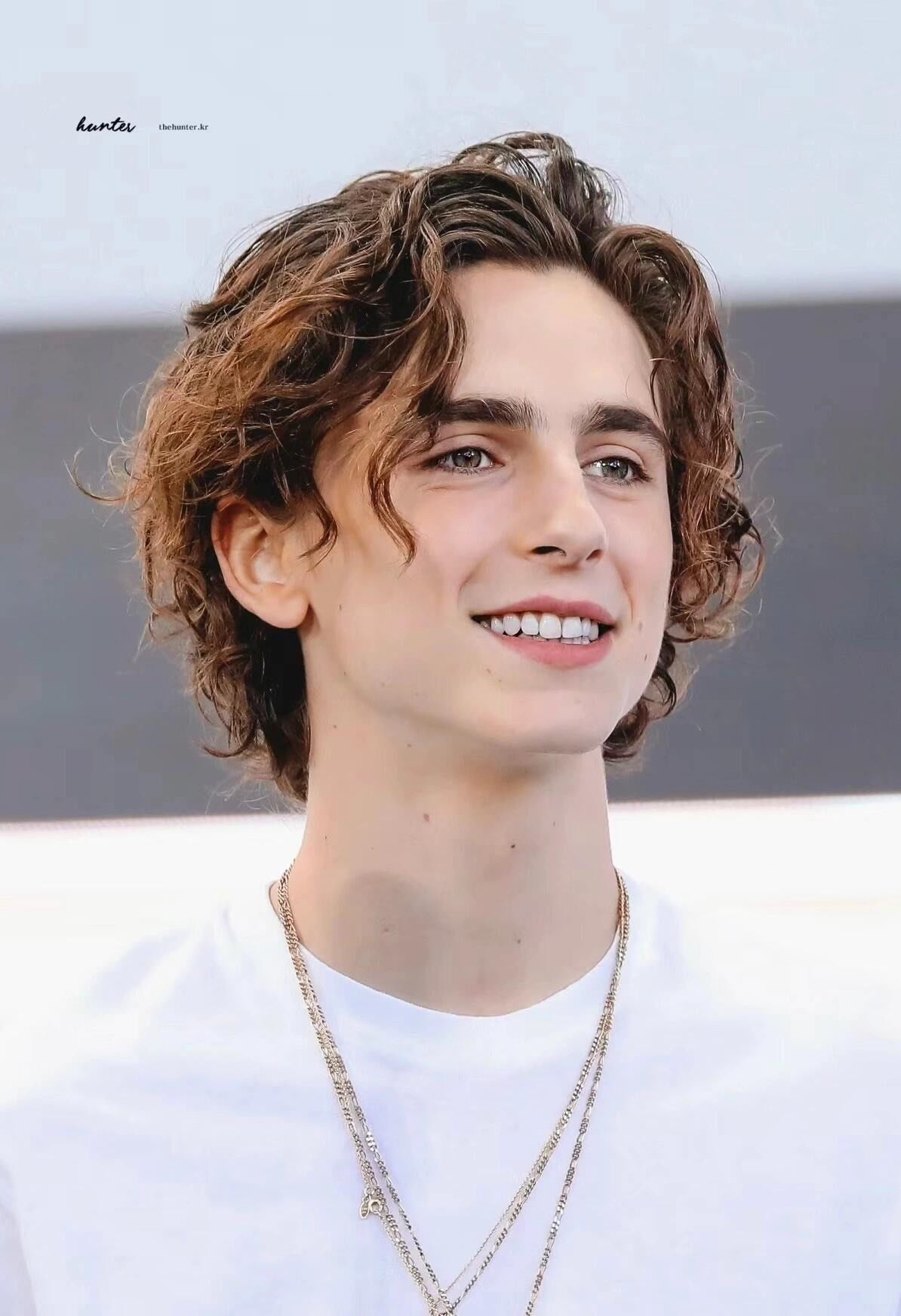 又去烫头了,甜茶同款卷发,那么开赌吧