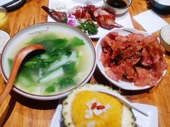 -老滇山寨•云南特色菜•地方菜•民族风情歌舞表演(金碧店)