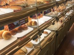 面包甜点陈列柜-新侨三宝乐面包店(崇文门店)