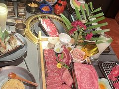 -铭牛烧肉·和牛海鲜自助(高新月牙湖店)