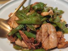 -关东小磨东北菜(上海长风大悦城店)