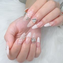 -七彩虹美甲美睫 半永久